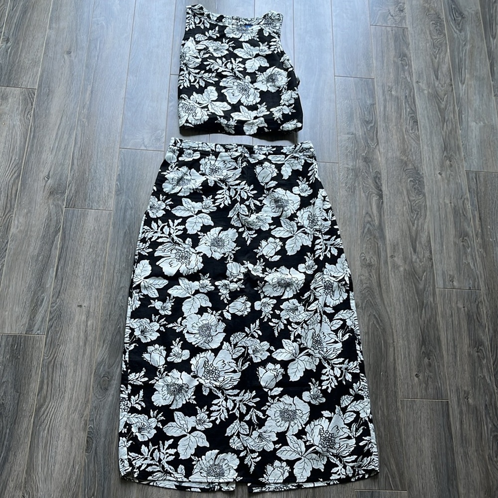 Old Navy Linen Black and White Floral Set